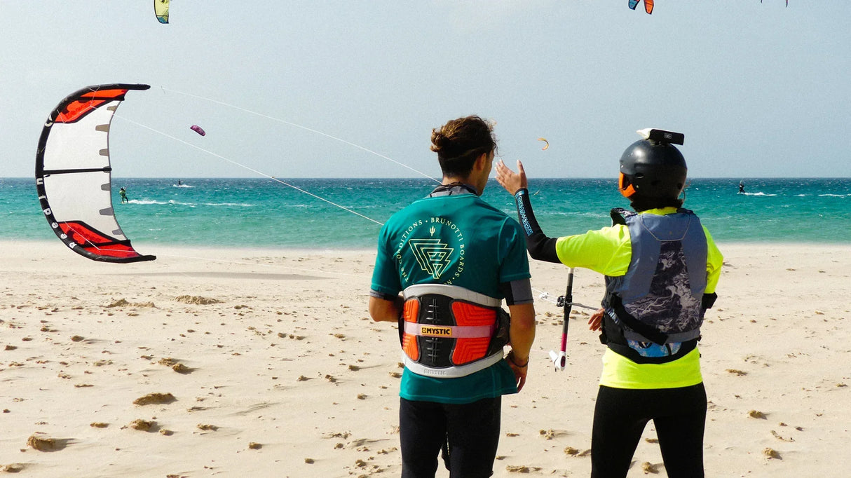 KiteSurf Tarifa - Clase Privada / Equipo Completo / 2 hours -CaranvaSports - temporada 2026