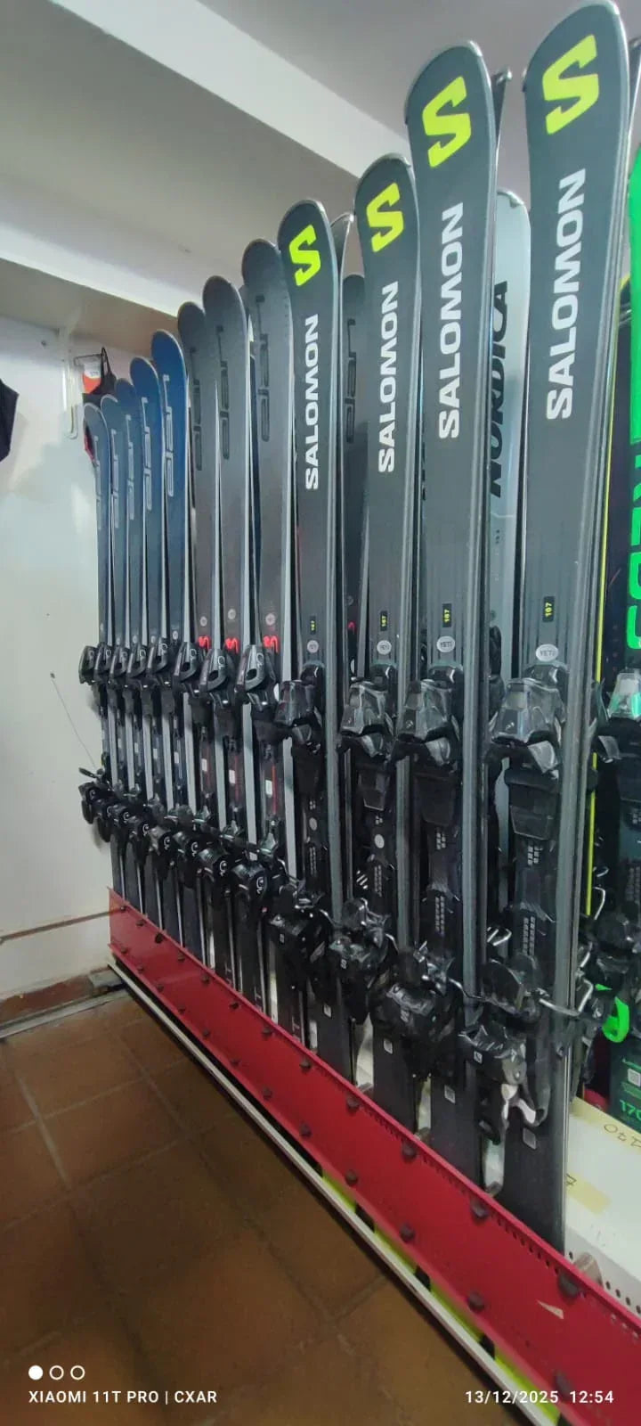 Alquiler Esquís Astún Huesca - Esquí / Principiante / Esquís -CaranvaSports - temporada 2026