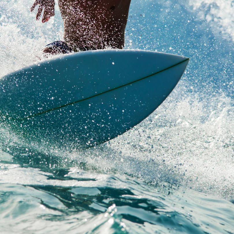 Surfverleih Zarautz — Surfbrett, Neoprenanzug und SUP
